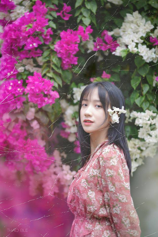 Nữ sinh trường Nhân văn xinh đẹp với chiếc mũi 'cực phẩm' được hội nam nhân liên tục nhận vơ làm 'vợ tương lai' - 8 Nữ sinh trường Nhân văn xinh đẹp với chiếc mũi 'cực phẩm' được hội nam nhân liên tục nhận vơ làm 'vợ tương lai' - 8