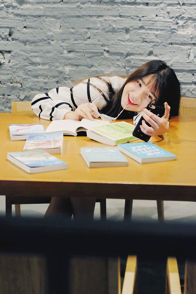 Nữ sinh sư phạm Văn 'xinh như hoa': Học sinh toàn gọi bằng chị, từng giúp em chậm hiểu đạt kì tích - 10 Nữ sinh sư phạm Văn 'xinh như hoa': Học sinh toàn gọi bằng chị, từng giúp em chậm hiểu đạt kì tích - 10