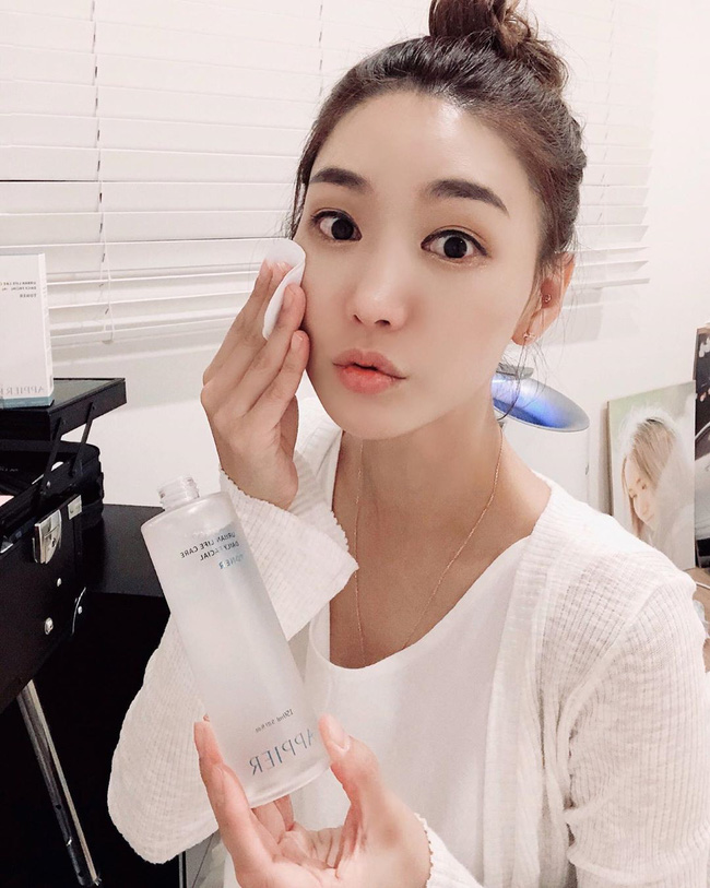 Thoa toner mà mắc 3 sai lầm sau thì thà đừng dùng cho đỡ tốn công tốn tiền các nàng ơi! - 2 Thoa toner mà mắc 3 sai lầm sau thì thà đừng dùng cho đỡ tốn công tốn tiền các nàng ơi! - 2