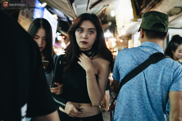 Mãn nhãn với những màn hoá trang của dàn trai xinh gái đẹp trong đêm Halloween - 8 Mãn nhãn với những màn hoá trang của dàn trai xinh gái đẹp trong đêm Halloween - 8