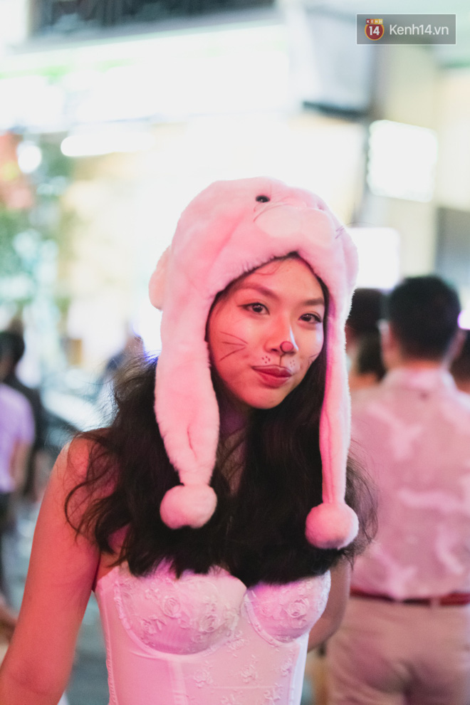 Mãn nhãn với những màn hoá trang của dàn trai xinh gái đẹp trong đêm Halloween - 10 Mãn nhãn với những màn hoá trang của dàn trai xinh gái đẹp trong đêm Halloween - 10