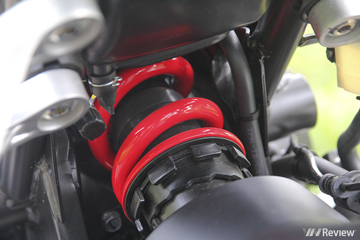 Naked-bike Honda CB300R lên kệ tại Việt Nam, thách thức Yamaha MT-03 - 12 Naked-bike Honda CB300R lên kệ tại Việt Nam, thách thức Yamaha MT-03 - 12