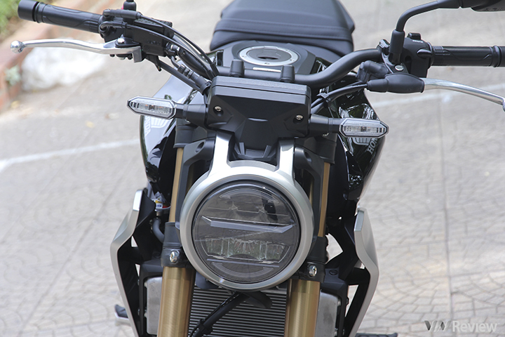 Naked-bike Honda CB300R lên kệ tại Việt Nam, thách thức Yamaha MT-03 - 14 Naked-bike Honda CB300R lên kệ tại Việt Nam, thách thức Yamaha MT-03 - 14