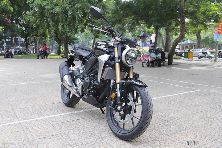Naked-bike Honda CB300R lên kệ tại Việt Nam, thách thức Yamaha MT-03 - 1 Naked-bike Honda CB300R lên kệ tại Việt Nam, thách thức Yamaha MT-03 - 1