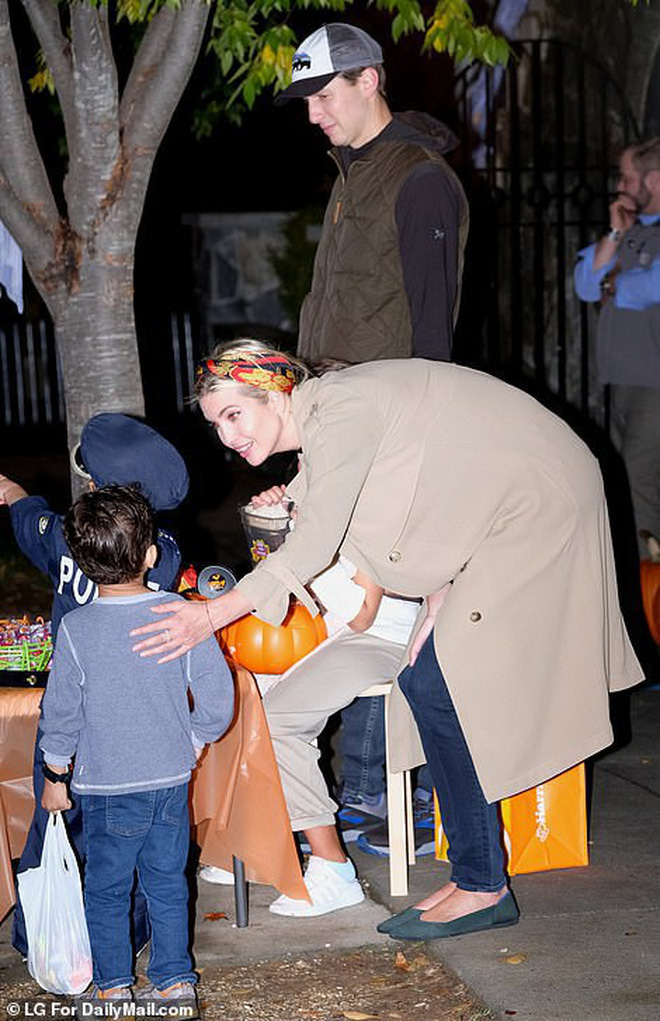 Ivanka Trump chia sẻ ảnh quá khứ chưa từng thấy trước đây khiến nhiều người phải trầm trồ vì vóc dáng và thần thái hoàn hảo - 3 Ivanka Trump chia sẻ ảnh quá khứ chưa từng thấy trước đây khiến nhiều người phải trầm trồ vì vóc dáng và thần thái hoàn hảo - 3