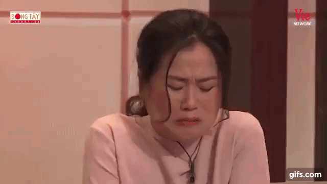 Trường Giang gặp sự cố bất ngờ, máu chảy đầm đìa trên sân khấu khiến khán giả xót thương - 2 Trường Giang gặp sự cố bất ngờ, máu chảy đầm đìa trên sân khấu khiến khán giả xót thương - 2