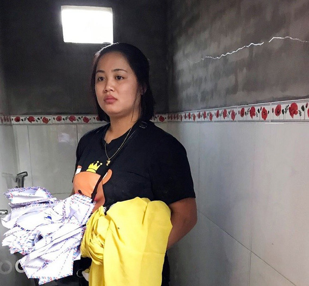 Bắc Giang: Bắt quả tang thiếu nữ xinh đẹp trộm thùng tiền phúng viếng đám ma Bắc Giang: Bắt quả tang thiếu nữ xinh đẹp trộm thùng tiền phúng viếng đám ma