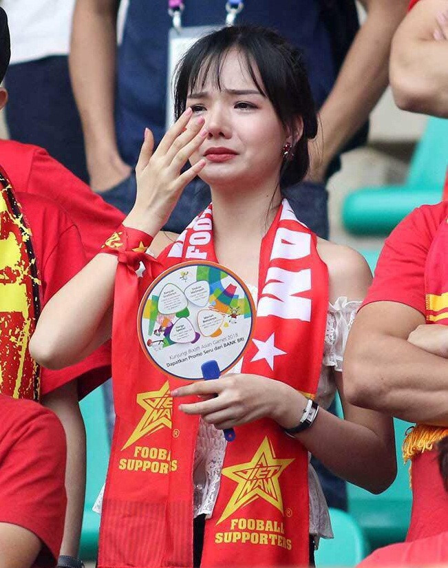 CĐV Việt xinh đẹp từng được truyền hình Hàn Quốc phỏng vấn gây bất ngờ khi khoe ảnh bầu 6 tháng ở tuổi 22 - 5 CĐV Việt xinh đẹp từng được truyền hình Hàn Quốc phỏng vấn gây bất ngờ khi khoe ảnh bầu 6 tháng ở tuổi 22 - 5