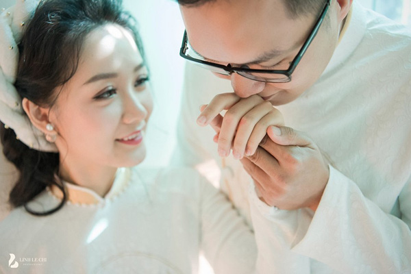 Trọn bộ ảnh cận mặt chú rể điển trai của BTV Thời sự VTV Thu Hà - 1 Trọn bộ ảnh cận mặt chú rể điển trai của BTV Thời sự VTV Thu Hà - 1