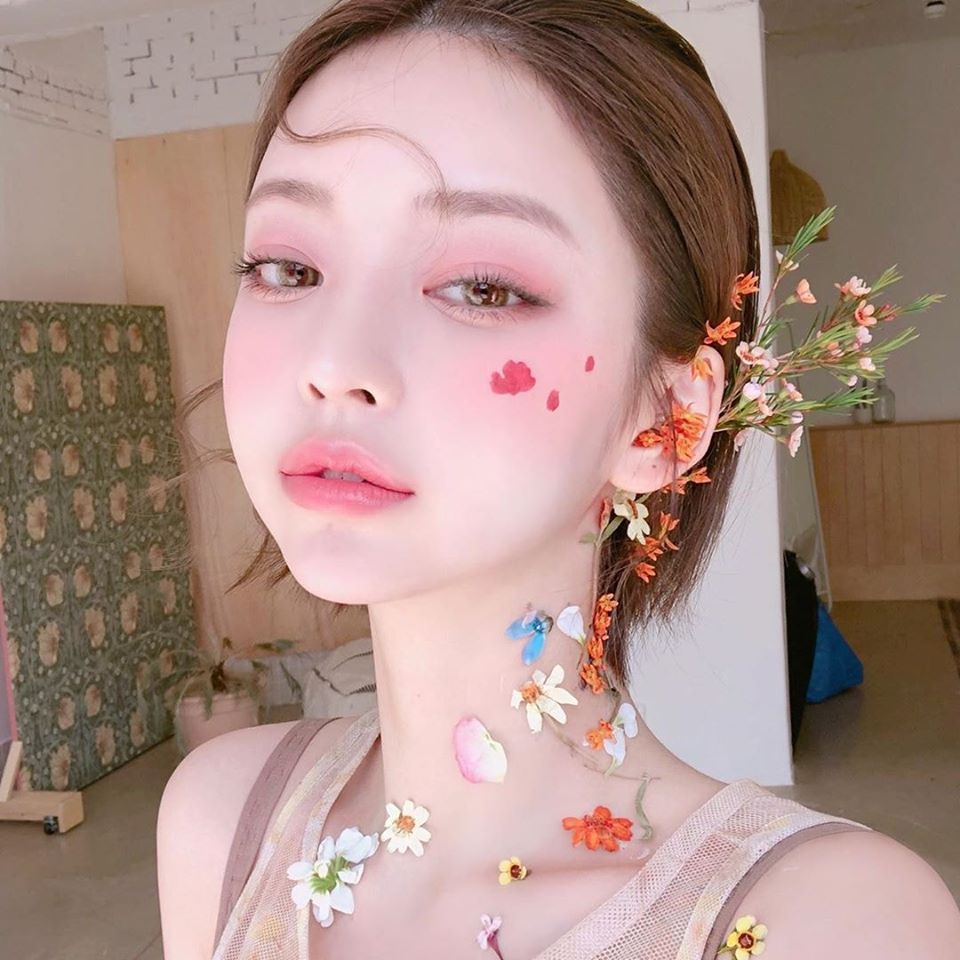 Nhan sắc không thể rời mắt của hot girl sở hữu gương mặt baby nhất xứ Hàn - 1 Nhan sắc không thể rời mắt của hot girl sở hữu gương mặt baby nhất xứ Hàn - 1