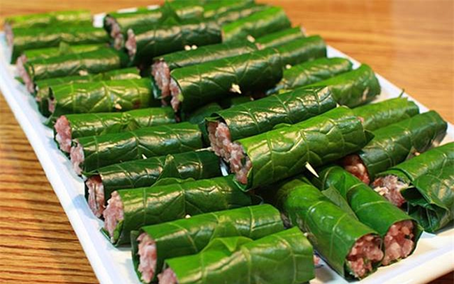 Nhiều người đun nước lá lốt ngâm chân mỗi tối để chữa đau nhức xương khớp: Chuyên gia hé lộ thêm nhiều điều bất ngờ hơn từ lá lốt - 1 Nhiều người đun nước lá lốt ngâm chân mỗi tối để chữa đau nhức xương khớp: Chuyên gia hé lộ thêm nhiều điều bất ngờ hơn từ lá lốt - 1