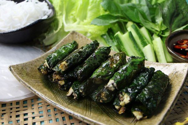 Nhiều người đun nước lá lốt ngâm chân mỗi tối để chữa đau nhức xương khớp: Chuyên gia hé lộ thêm nhiều điều bất ngờ hơn từ lá lốt - 2 Nhiều người đun nước lá lốt ngâm chân mỗi tối để chữa đau nhức xương khớp: Chuyên gia hé lộ thêm nhiều điều bất ngờ hơn từ lá lốt - 2