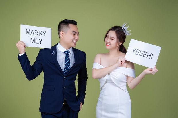 Chuyện tình 'nhà nàng ở cạnh nhà tôi' của cặp đôi chênh nhau 7 tuổi, đám cưới mắc chung một rạp khiến bao người ngưỡng mộ - 7 Chuyện tình 'nhà nàng ở cạnh nhà tôi' của cặp đôi chênh nhau 7 tuổi, đám cưới mắc chung một rạp khiến bao người ngưỡng mộ - 7