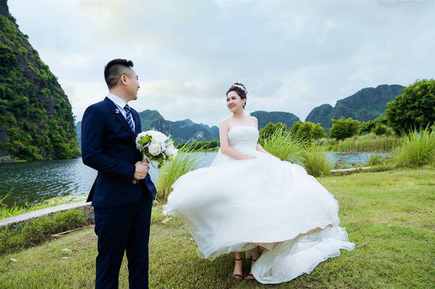 Chuyện tình 'nhà nàng ở cạnh nhà tôi' của cặp đôi chênh nhau 7 tuổi, đám cưới mắc chung một rạp khiến bao người ngưỡng mộ - 8 Chuyện tình 'nhà nàng ở cạnh nhà tôi' của cặp đôi chênh nhau 7 tuổi, đám cưới mắc chung một rạp khiến bao người ngưỡng mộ - 8