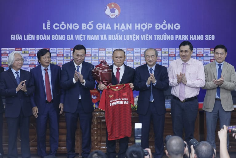 VFF nói về cách trả lương cho HLV Park Hang-seo - 1 VFF nói về cách trả lương cho HLV Park Hang-seo - 1