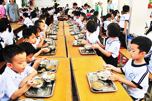 Nguồn gốc thực phẩm trong trường học khiến phụ huynh lo lắng - 1 Nguồn gốc thực phẩm trong trường học khiến phụ huynh lo lắng - 1