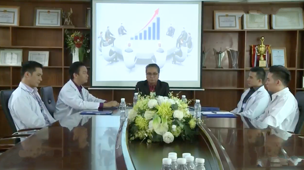 Cặp cha mẹ có tư duy gây bức xúc nhất 'Không Lối Thoát': Ép con gái cưới kẻ đã cưỡng hiếp mình - 9 Cặp cha mẹ có tư duy gây bức xúc nhất 'Không Lối Thoát': Ép con gái cưới kẻ đã cưỡng hiếp mình - 9