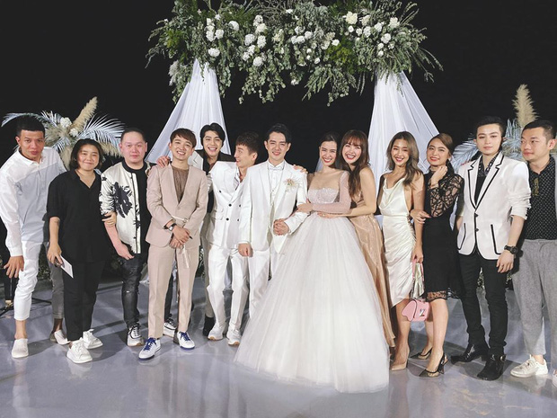 Style dàn khách mời toàn mỹ nhân đình đám showbiz trong đám cưới Đông Nhi: Lên đồ xuất sắc đúng chuẩn dresscode nhưng cô dâu vẫn nổi bật nhất Style dàn khách mời toàn mỹ nhân đình đám showbiz trong đám cưới Đông Nhi: Lên đồ xuất sắc đúng chuẩn dresscode nhưng cô dâu vẫn nổi bật nhất