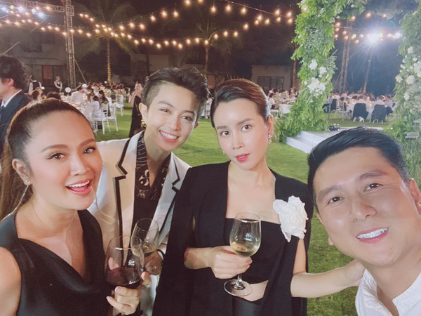 Lộ hình ảnh Hồ Hoài Anh - Lưu Hương Giang 'lén lút' ôm nhau trong đám cưới Đông Nhi - Ông Cao Thắng - 4 Lộ hình ảnh Hồ Hoài Anh - Lưu Hương Giang 'lén lút' ôm nhau trong đám cưới Đông Nhi - Ông Cao Thắng - 4