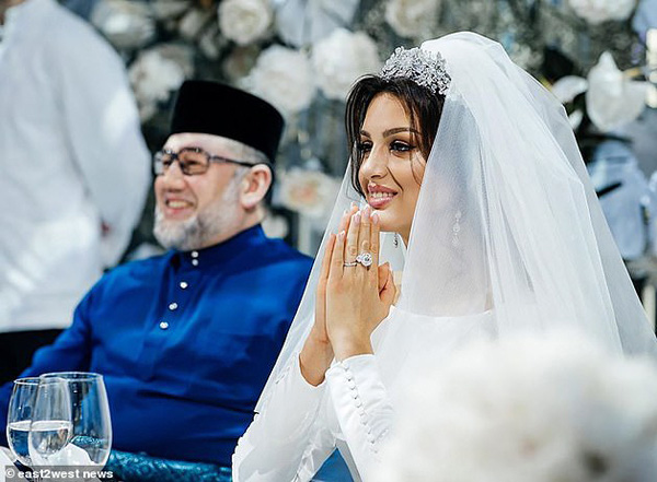 Người đẹp Oksana nhận được bao nhiêu tỉ đồng từ cựu Vương Malaysia để nuôi con trai? - 8 Người đẹp Oksana nhận được bao nhiêu tỉ đồng từ cựu Vương Malaysia để nuôi con trai? - 8