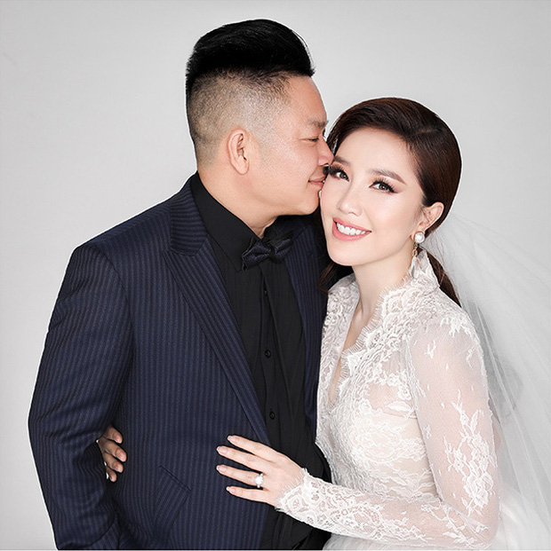 Thông tin hiếm hoi về ông xã doanh nhân của Bảo Thy cùng địa điểm tổ chức đám cưới có chi phí 'khủng' nhất Sài Gòn - 1 Thông tin hiếm hoi về ông xã doanh nhân của Bảo Thy cùng địa điểm tổ chức đám cưới có chi phí 'khủng' nhất Sài Gòn - 1