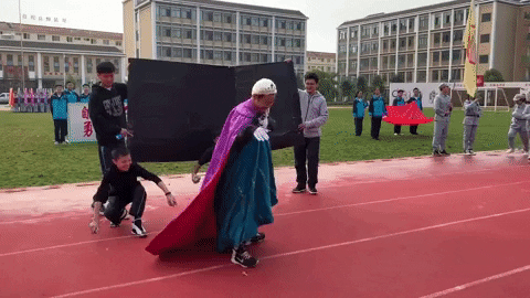 Chết cười với màn diễn văn nghệ mở màn hội thao của học sinh Trung Quốc: Chưa bao giờ công chúa Elsa của Frozen lại sai quá sai như thế! Chết cười với màn diễn văn nghệ mở màn hội thao của học sinh Trung Quốc: Chưa bao giờ công chúa Elsa của Frozen lại sai quá sai như thế!