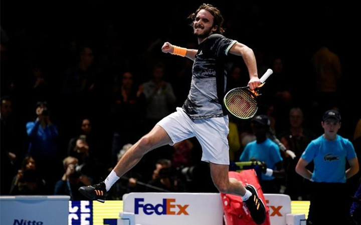 Tsitsipas đòi lại món nợ từ Medvedev ở trận ra mắt ATP Finals Tsitsipas đòi lại món nợ từ Medvedev ở trận ra mắt ATP Finals
