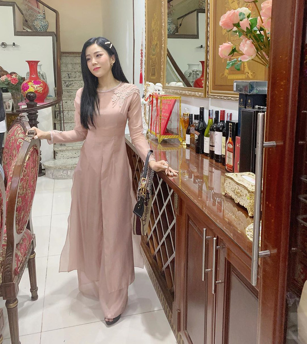 Không bõ công chờ đợi, cuối cùng em gái Ông Cao Thắng cũng chịu đăng hình cưới xinh đẹp bên anh trai và chị dâu ở Phú Quốc rồi Không bõ công chờ đợi, cuối cùng em gái Ông Cao Thắng cũng chịu đăng hình cưới xinh đẹp bên anh trai và chị dâu ở Phú Quốc rồi