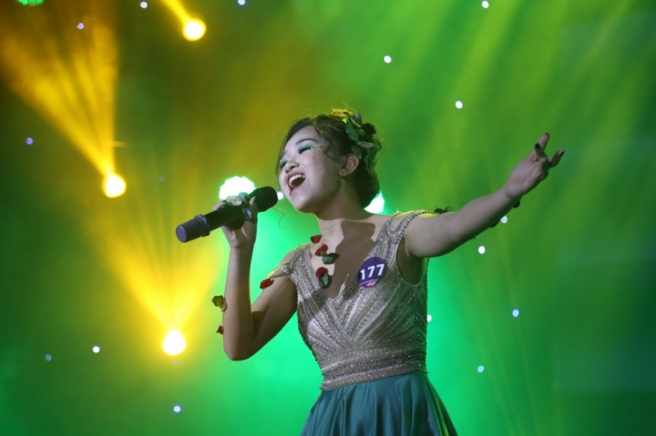 Cô sinh viên năm nhất Đặng Bảo Trân xuất sắc đăng quang ngôi vị quán quân AOF’S Got Talent 2019 - 3 Cô sinh viên năm nhất Đặng Bảo Trân xuất sắc đăng quang ngôi vị quán quân AOF’S Got Talent 2019 - 3