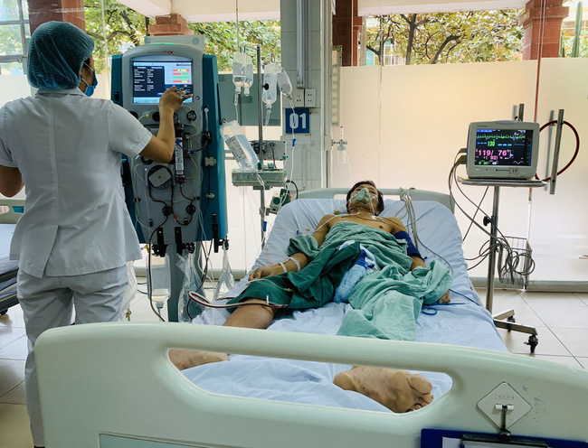 Bệnh nhân bị sốc nhiễm khuẩn, suy đa tạng suýt chết, bác sĩ phải lọc máu liên tục trong 23 giờ để cứu sống Bệnh nhân bị sốc nhiễm khuẩn, suy đa tạng suýt chết, bác sĩ phải lọc máu liên tục trong 23 giờ để cứu sống