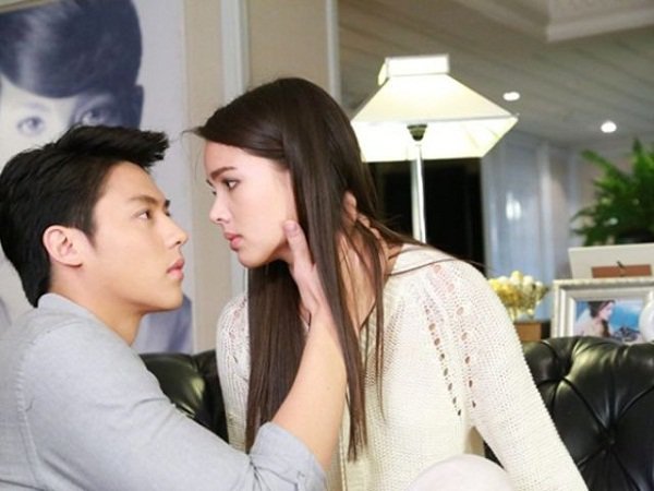 'Tình một đêm' với nữ đồng nghiệp ngay trước ngày đón dâu, chồng chưa cưới đã cho tôi 1 tỷ để chấp nhận việc này - 1 'Tình một đêm' với nữ đồng nghiệp ngay trước ngày đón dâu, chồng chưa cưới đã cho tôi 1 tỷ để chấp nhận việc này - 1