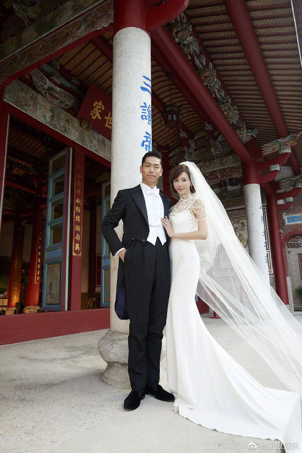 Đám cưới Lâm Chí Linh: Cô dâu xinh đẹp diện váy cưới tinh khôi, nhan sắc ngọt ngào và liên tục khóc - 1 Đám cưới Lâm Chí Linh: Cô dâu xinh đẹp diện váy cưới tinh khôi, nhan sắc ngọt ngào và liên tục khóc - 1