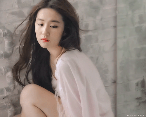 Lưu Diệc Phi chứng tỏ đẳng cấp 'thần tiên tỷ tỷ' chỉ qua một khoảnh khắc - 1 Lưu Diệc Phi chứng tỏ đẳng cấp 'thần tiên tỷ tỷ' chỉ qua một khoảnh khắc - 1