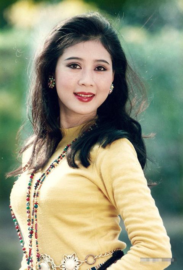 NSND Hồng Vân tiết lộ Diễm Hương đang ở Malaysia, khán giả hoài niệm về một diễn viên tài sắc - 5 NSND Hồng Vân tiết lộ Diễm Hương đang ở Malaysia, khán giả hoài niệm về một diễn viên tài sắc - 5