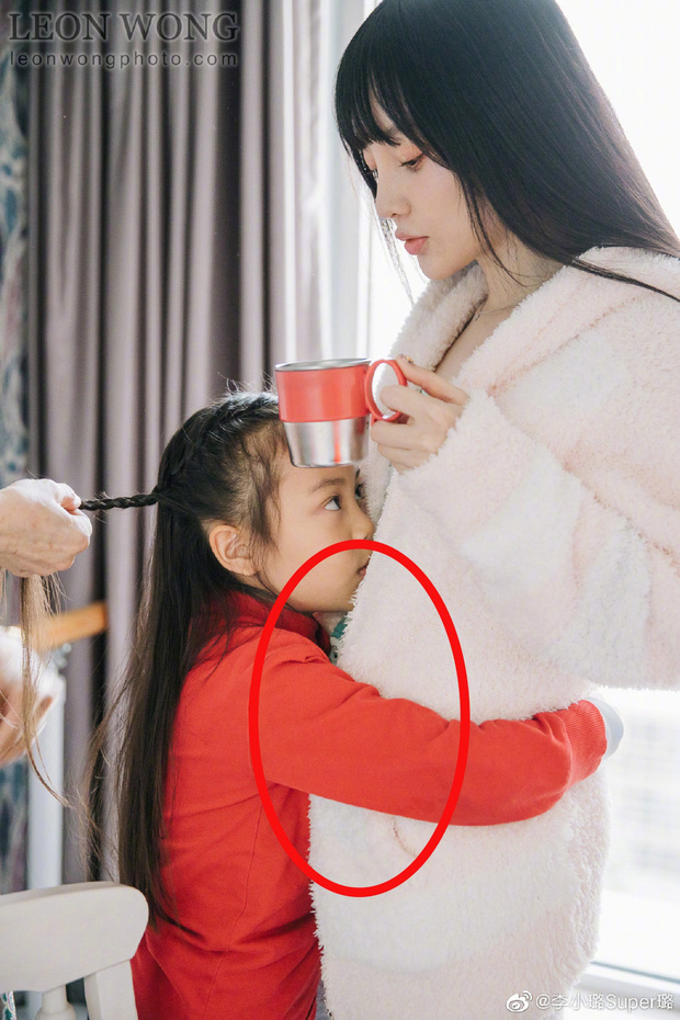 Rộ tin đồn Lý Tiểu Lộ đã đăng ký kết hôn, thậm chí mang thai với tình trẻ PGone Rộ tin đồn Lý Tiểu Lộ đã đăng ký kết hôn, thậm chí mang thai với tình trẻ PGone