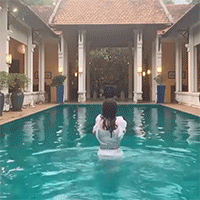 Nam Em khiến dân mạng 'xịt máu mũi' với màn cởi đồ khoe thân cực kỳ nóng bỏng trong bể bơi Nam Em khiến dân mạng 'xịt máu mũi' với màn cởi đồ khoe thân cực kỳ nóng bỏng trong bể bơi