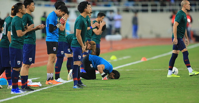 Việt Nam 0-0 Thái Lan: Tiến Dũng, Tiến Linh bị khước từ bàn thắng, ĐTVN mất chiến thắng đáng tiếc - 7 Việt Nam 0-0 Thái Lan: Tiến Dũng, Tiến Linh bị khước từ bàn thắng, ĐTVN mất chiến thắng đáng tiếc - 7