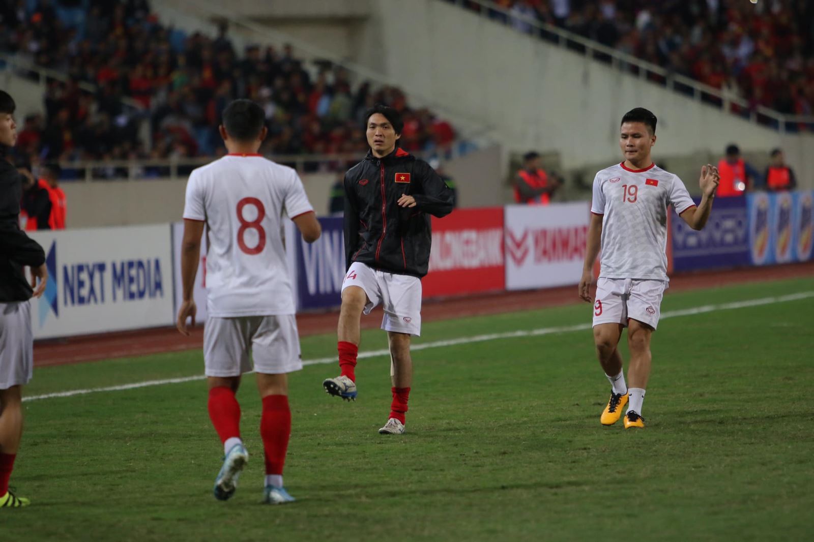 Việt Nam 0-0 Thái Lan: Tiến Dũng, Tiến Linh bị khước từ bàn thắng, ĐTVN mất chiến thắng đáng tiếc - 5 Việt Nam 0-0 Thái Lan: Tiến Dũng, Tiến Linh bị khước từ bàn thắng, ĐTVN mất chiến thắng đáng tiếc - 5