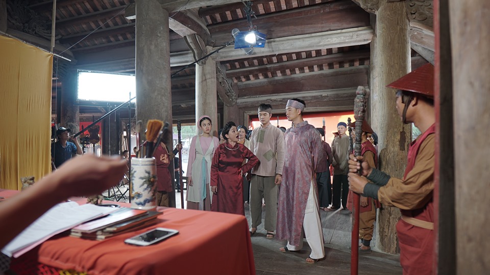 Đạo diễn phim Giấc mộng quan trường: 'Hài tết của tôi chắc chắn hay hơn... Táo quân' - 7 Đạo diễn phim Giấc mộng quan trường: 'Hài tết của tôi chắc chắn hay hơn... Táo quân' - 7