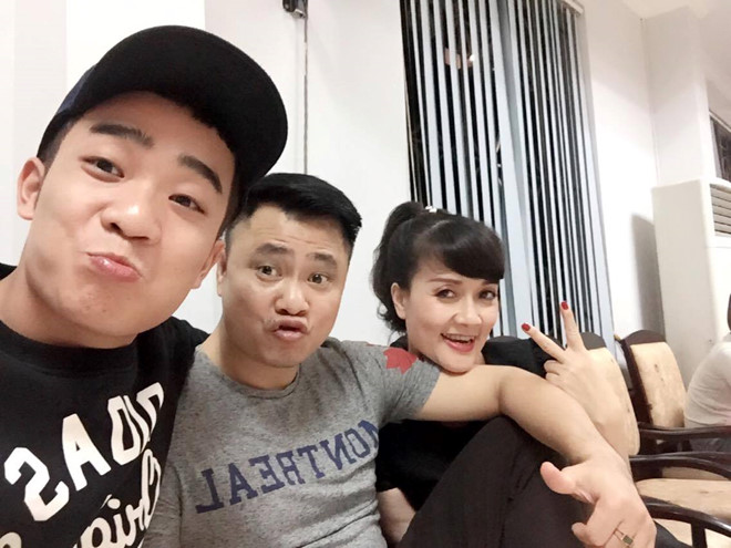Đỗ Duy Nam, Trung ruồi nói về Táo quân: 'Chưa nhận được thông tin chương trình dừng phát, nếu dừng lại thì nghệ sĩ sốc quá'! - 9 Đỗ Duy Nam, Trung ruồi nói về Táo quân: 'Chưa nhận được thông tin chương trình dừng phát, nếu dừng lại thì nghệ sĩ sốc quá'! - 9