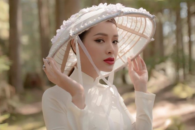 Phương Trinh Jolie 'tính sơ sơ' phải đắp 100 triệu lên mặt mới được như hiện nay Phương Trinh Jolie 'tính sơ sơ' phải đắp 100 triệu lên mặt mới được như hiện nay