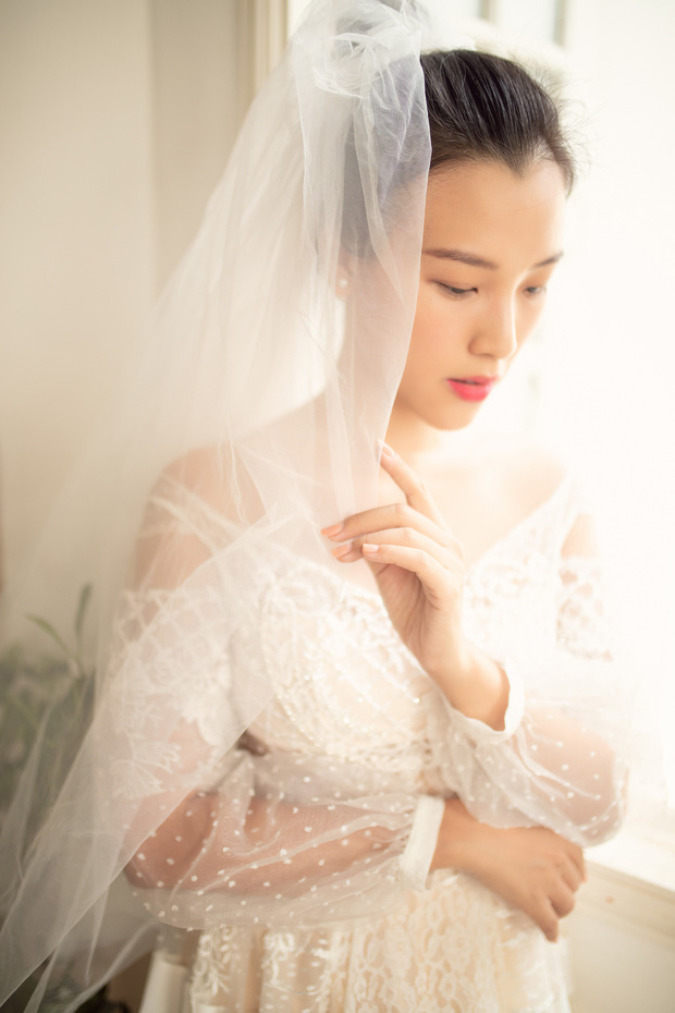 Vài ngày trước đám cưới, Hoàng Oanh một mình đi thử váy cưới nhưng vẫn khiến người hâm mộ xao xuyến vì quá đẹp - 3 Vài ngày trước đám cưới, Hoàng Oanh một mình đi thử váy cưới nhưng vẫn khiến người hâm mộ xao xuyến vì quá đẹp - 3