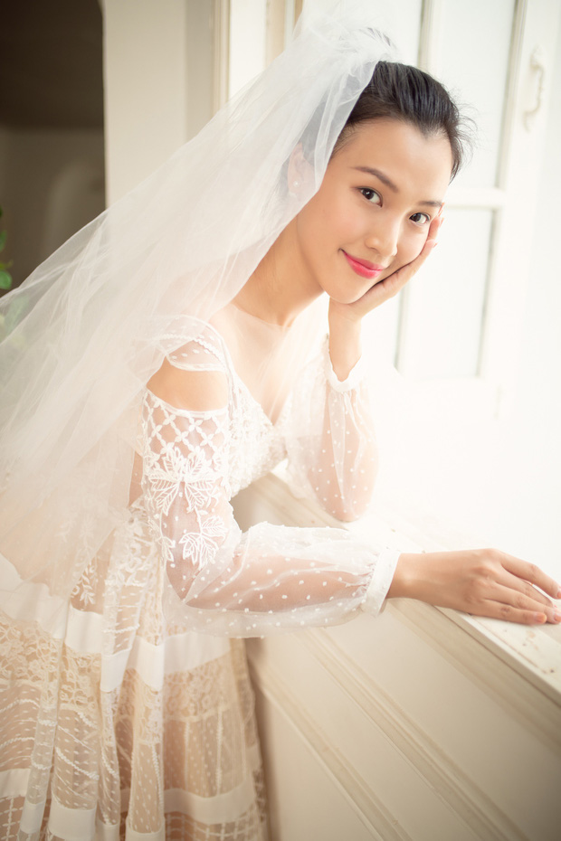 Vài ngày trước đám cưới, Hoàng Oanh một mình đi thử váy cưới nhưng vẫn khiến người hâm mộ xao xuyến vì quá đẹp - 4 Vài ngày trước đám cưới, Hoàng Oanh một mình đi thử váy cưới nhưng vẫn khiến người hâm mộ xao xuyến vì quá đẹp - 4
