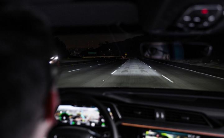 Audi gây ấn tượng tại triển lãm xe hơi Los Angeles với công nghệ đèn pha LED ma trận - 1 Audi gây ấn tượng tại triển lãm xe hơi Los Angeles với công nghệ đèn pha LED ma trận - 1