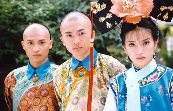 Tiểu Yến Tử hội ngộ Ngũ A Ca, Dung Ma Ma và Nhĩ Thái sau gần 20 năm đóng 'Hoàn Châu Cách Cách' khiến fan xúc động - 3 Tiểu Yến Tử hội ngộ Ngũ A Ca, Dung Ma Ma và Nhĩ Thái sau gần 20 năm đóng 'Hoàn Châu Cách Cách' khiến fan xúc động - 3