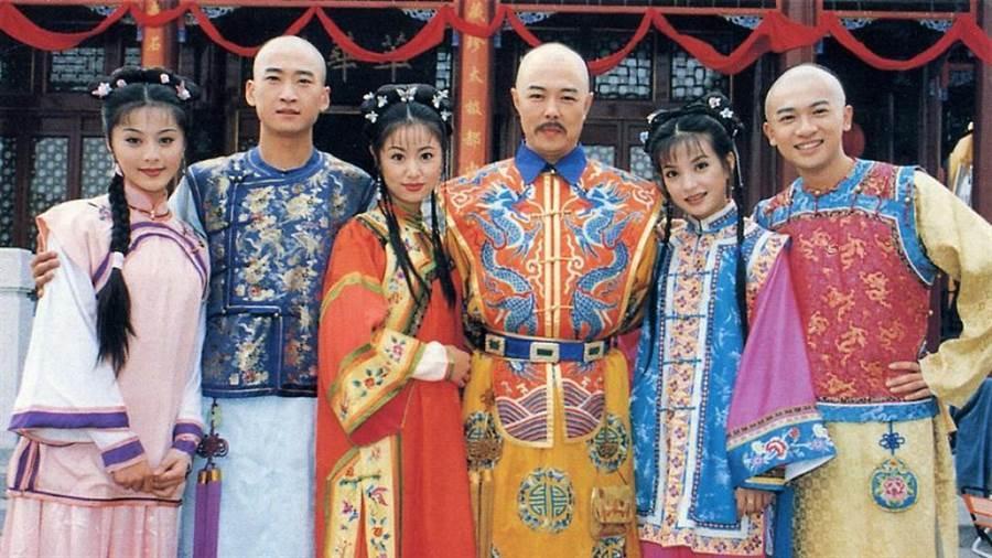 Tiểu Yến Tử hội ngộ Ngũ A Ca, Dung Ma Ma và Nhĩ Thái sau gần 20 năm đóng 'Hoàn Châu Cách Cách' khiến fan xúc động - 2 Tiểu Yến Tử hội ngộ Ngũ A Ca, Dung Ma Ma và Nhĩ Thái sau gần 20 năm đóng 'Hoàn Châu Cách Cách' khiến fan xúc động - 2