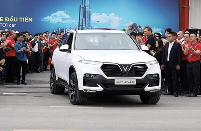 Vinfast hỗ trợ khách hàng lãi vay 2 năm đầu tiên khi mua Lux qua ngân hàng Vinfast hỗ trợ khách hàng lãi vay 2 năm đầu tiên khi mua Lux qua ngân hàng