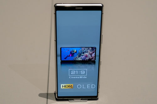 Sony Xperia 5 sắp được bán tại Việt Nam, giá cao hơn cả iPhone 11 - 1 Sony Xperia 5 sắp được bán tại Việt Nam, giá cao hơn cả iPhone 11 - 1