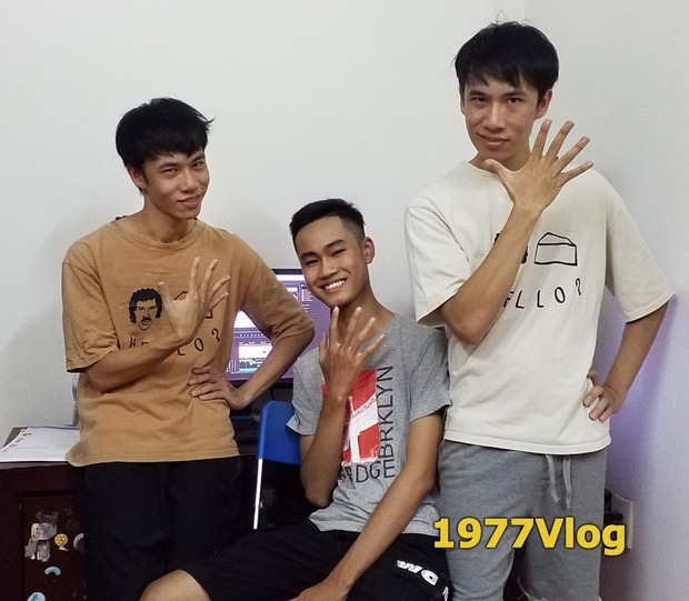 Bị nhận nhầm là chú rể, Việt Anh Vlog 1977 hài hước khẳng định vẫn còn tỉnh táo nên chưa bị 'bế lên quan' - 4 Bị nhận nhầm là chú rể, Việt Anh Vlog 1977 hài hước khẳng định vẫn còn tỉnh táo nên chưa bị 'bế lên quan' - 4
