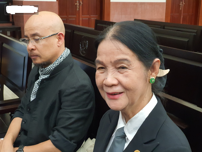 Ông chủ của Trung Nguyên chê vợ học vấn thấp, nên ở nhà chăm con cái chứ đừng đi tranh giành quyền điều hành công ty nữa - 9 Ông chủ của Trung Nguyên chê vợ học vấn thấp, nên ở nhà chăm con cái chứ đừng đi tranh giành quyền điều hành công ty nữa - 9